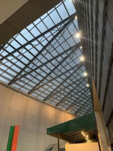 奈良100年会館の内観